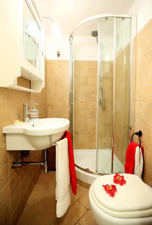 Riari Trastevere Apartment روما المظهر الخارجي الصورة